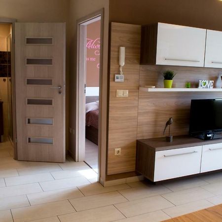 Platina Apartman Apartment Sarvar Ngoại thất bức ảnh