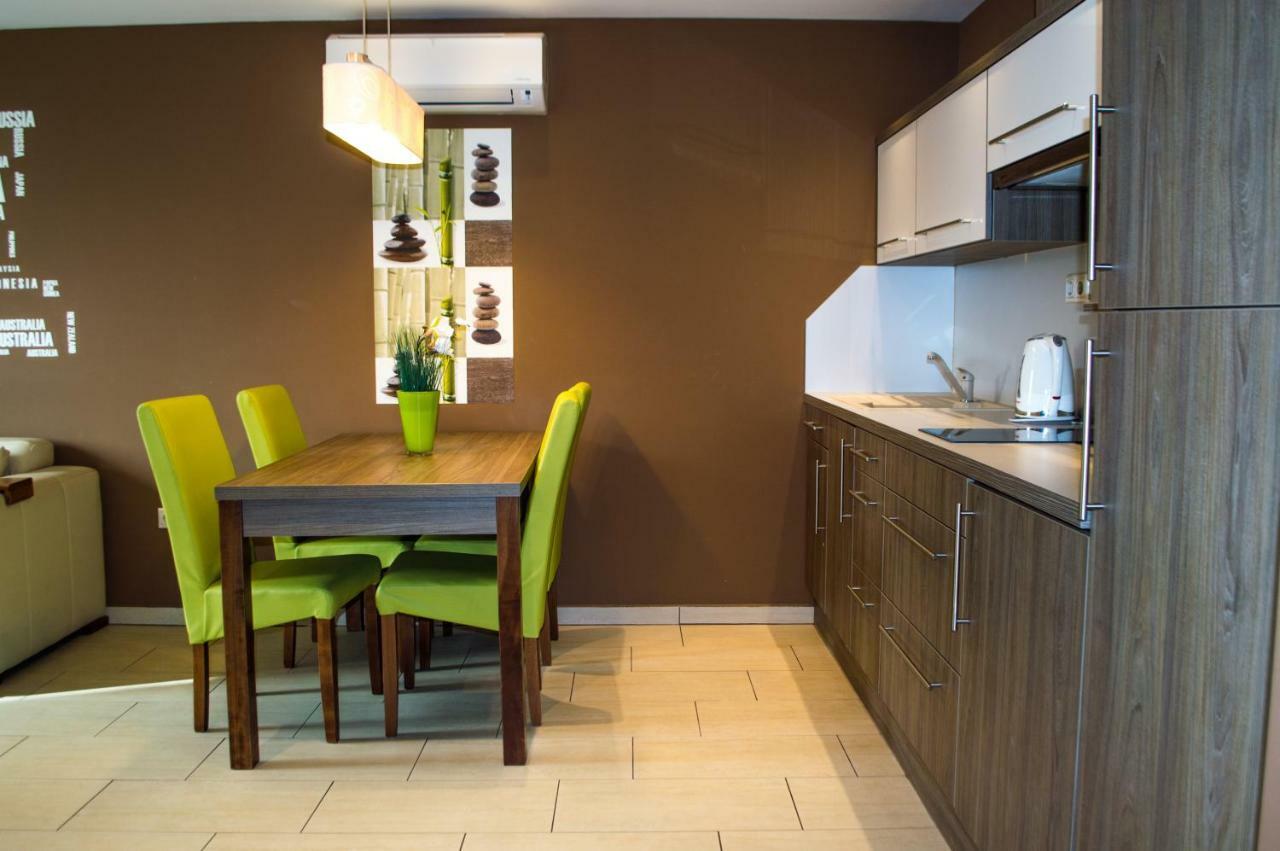 Platina Apartman Apartment Sarvar Ngoại thất bức ảnh