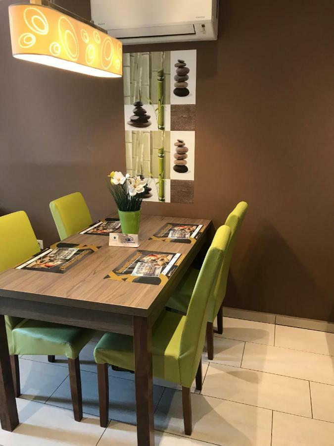 Platina Apartman Apartment Sarvar Ngoại thất bức ảnh